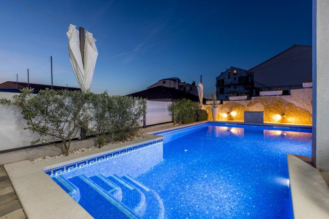 Villa Costa Blu With Pool By The Sea Trogir Exterior photo
