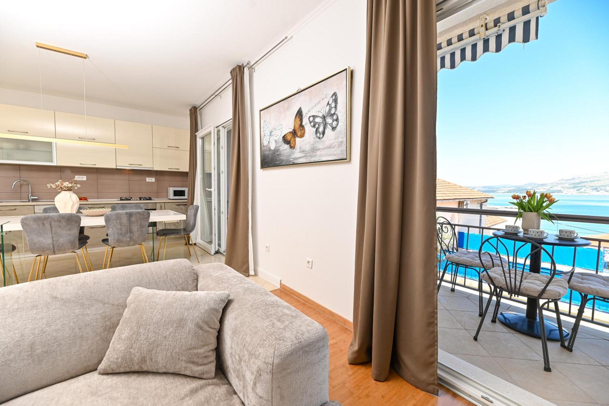 Villa Costa Blu With Pool By The Sea Trogir Exterior photo